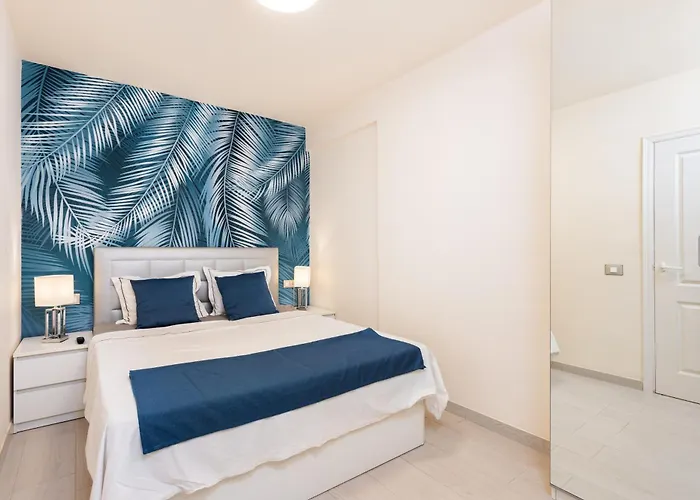 Magnificent Flat With Splendid Ocean Views